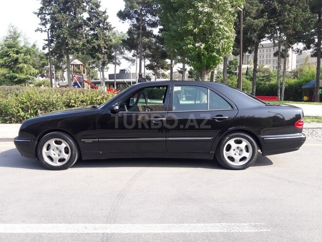 Mercedes E 220 1999, 258,000 km - 2.2 л - Bakı