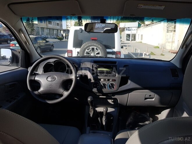 Toyota Hilux 2010, 76,000 km - 2.5 l - Bakı
