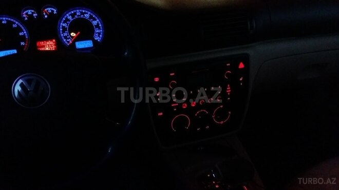 Volkswagen Passat 2002, 263,355 km - 1.8 л - Bakı