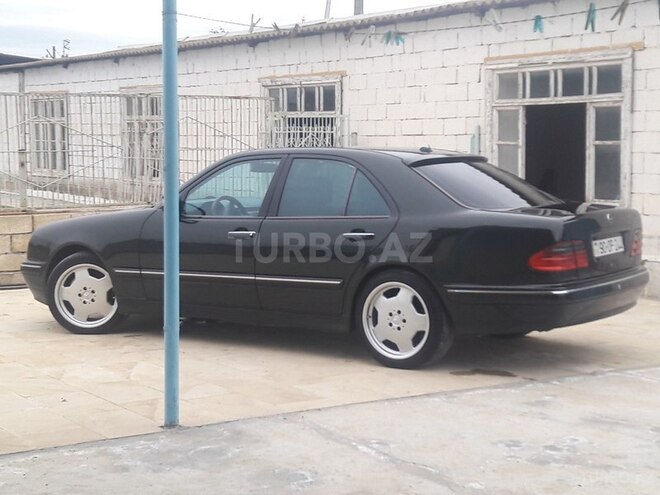 Mercedes E 320 2001, 217,450 km - 3.2 l - Bakı