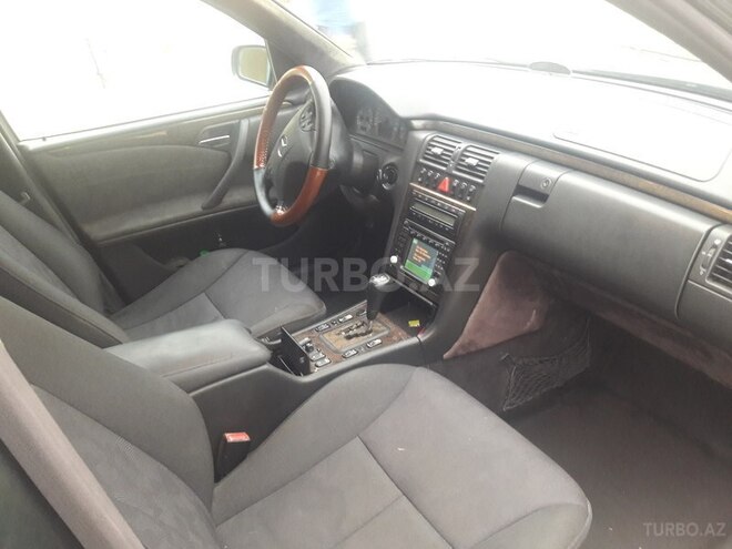 Mercedes E 320 2001, 217,450 km - 3.2 l - Bakı