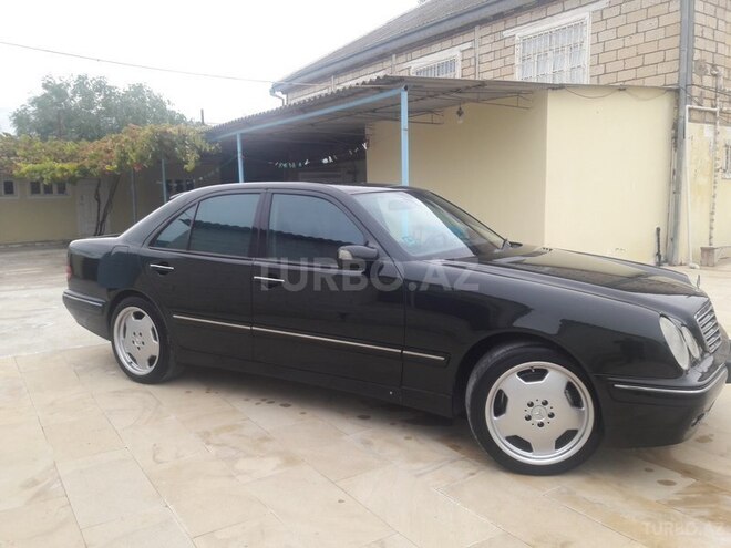Mercedes E 320 2001, 217,450 km - 3.2 l - Bakı