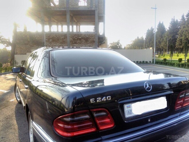 Mercedes E 240 1999, 235,000 km - 2.6 л - Bakı