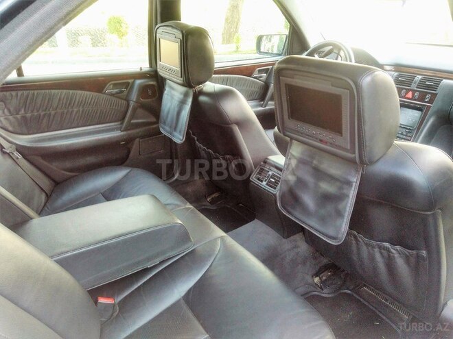 Mercedes E 240 1999, 235,000 km - 2.6 л - Bakı