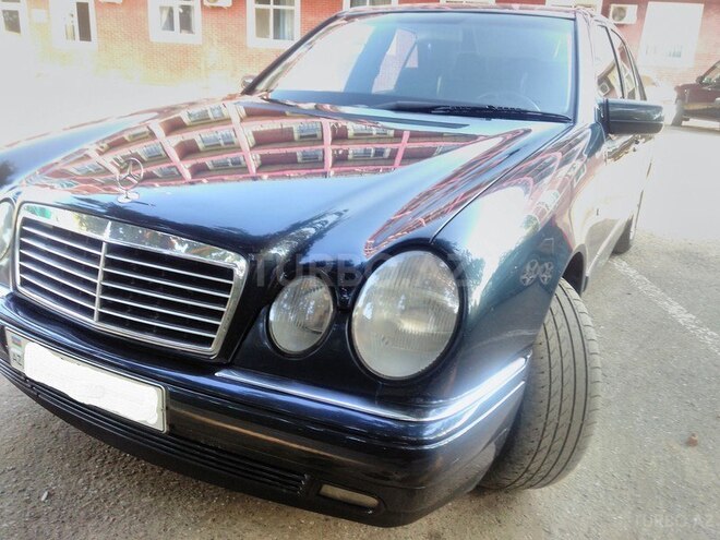 Mercedes E 240 1999, 235,000 km - 2.6 л - Bakı