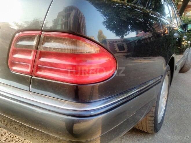 Mercedes E 240 1999, 235,000 km - 2.6 л - Bakı
