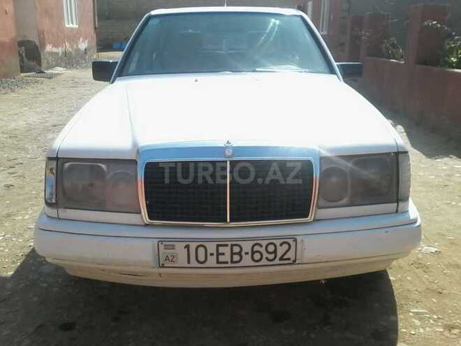 Mercedes E 250 1985, 234,737 km - 2.5 l - Bakı