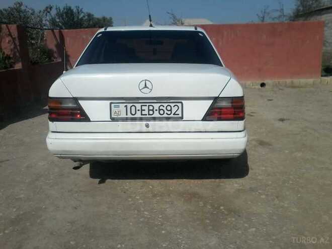 Mercedes E 250 1985, 234,737 km - 2.5 l - Bakı