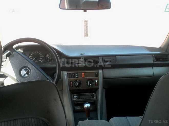 Mercedes E 250 1985, 234,737 km - 2.5 l - Bakı