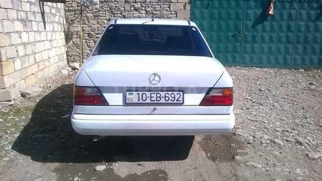 Mercedes E 250 1985, 234,737 km - 2.5 l - Bakı