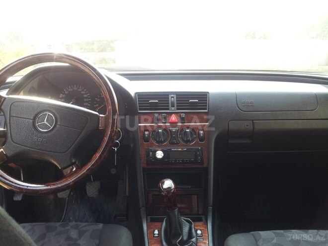 Mercedes C 220 1999, 295,000 km - 1.8 l - Gəncə
