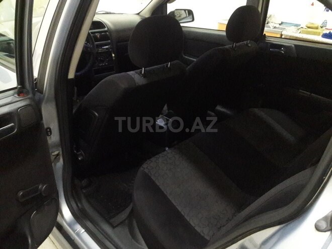 Opel Astra 2001, 242,000 km - 2.0 l - Bakı