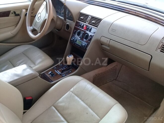 Mercedes C 230 1999, 118,500 km - 2.3 l - Beyləqan