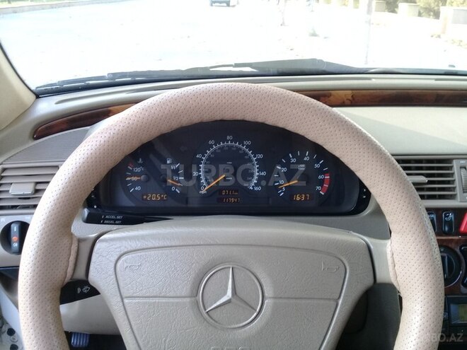 Mercedes C 230 1999, 118,500 km - 2.3 l - Beyləqan