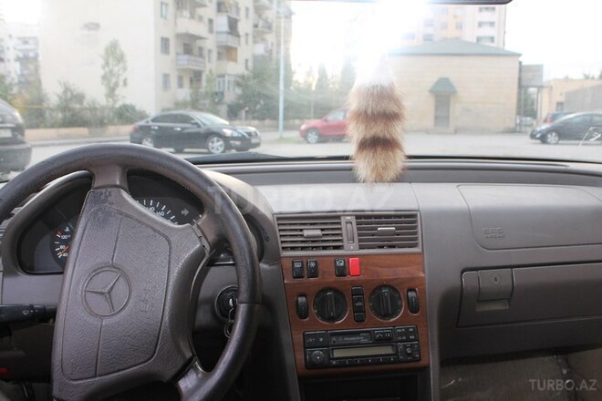 Mercedes C 220 1993, 312,197 km - 2.2 л - Bakı