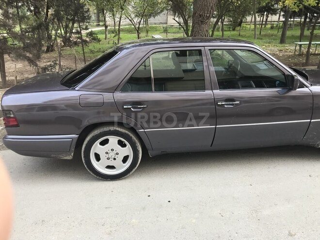 Mercedes E 300 1995, 260,000 km - 0.3 l - Bakı
