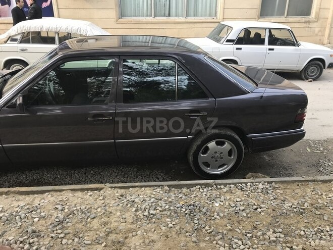 Mercedes E 300 1995, 260,000 km - 0.3 l - Bakı