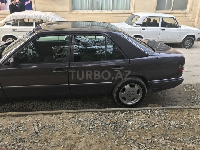 Mercedes E 300 1995, 260,000 km - 0.3 l - Bakı