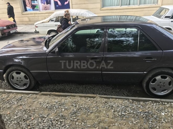 Mercedes E 300 1995, 260,000 km - 0.3 l - Bakı