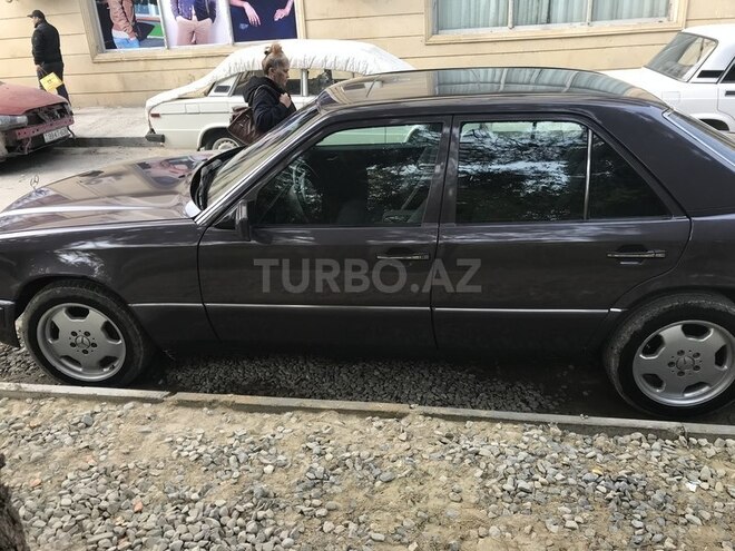 Mercedes E 300 1995, 260,000 km - 0.3 l - Bakı