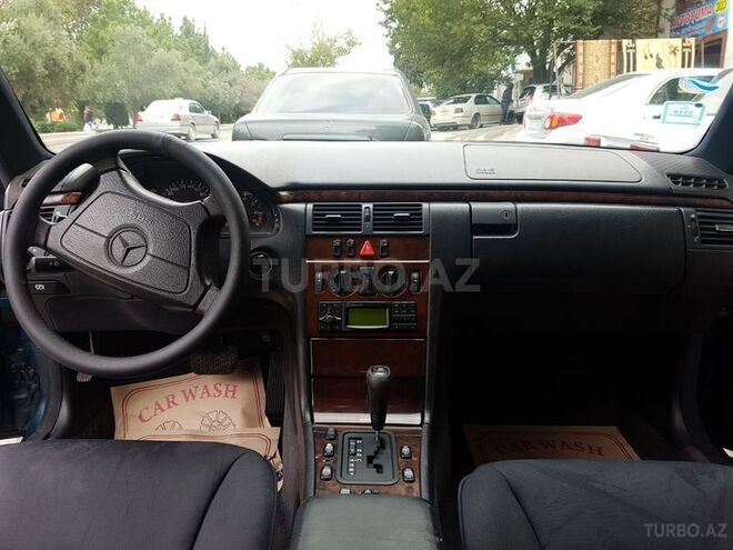 Mercedes E 240 1997, 241,000 km - 2.4 l - Bakı