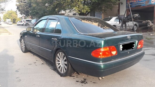 Mercedes E 240 1997, 241,000 km - 2.4 l - Bakı