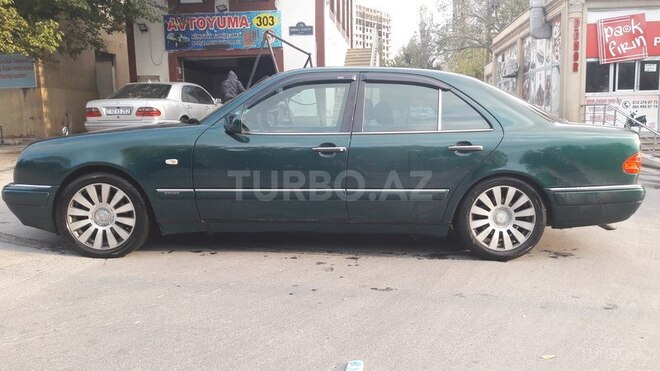 Mercedes E 240 1997, 241,000 km - 2.4 l - Bakı