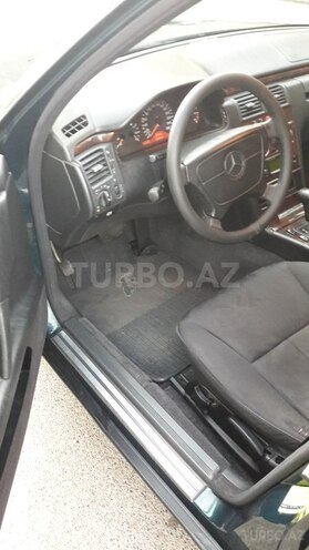 Mercedes E 240 1997, 241,000 km - 2.4 l - Bakı