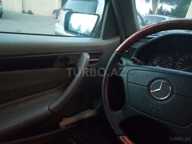 Mercedes C 200 1999, 330,000 km - 2.0 l - Bakı