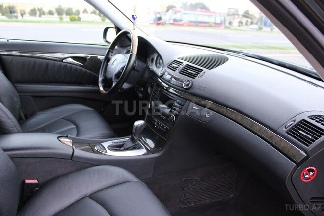 Mercedes E 320 2003, 248,000 km - 3.2 l - Bakı