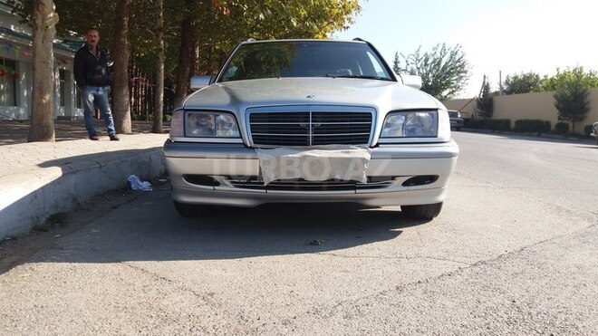 Mercedes  2000, 530,000 km - 0.2 л - Yevlax