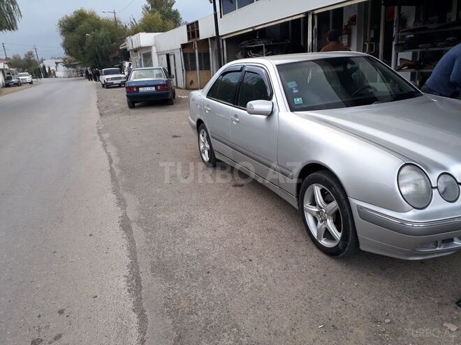 Mercedes E 220 2000, 34,900 km - 2.2 л - Masallı