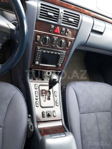 Mercedes E 220 2000, 34,900 km - 2.2 л - Masallı