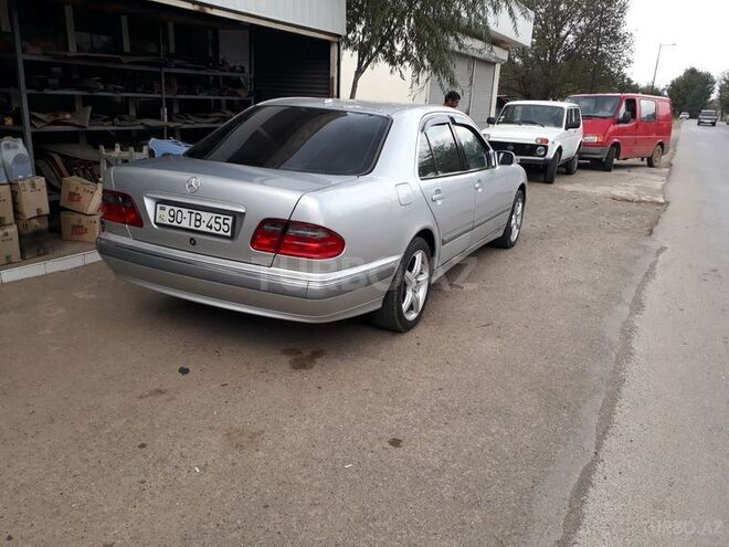 Mercedes E 220 2000, 34,900 km - 2.2 л - Masallı