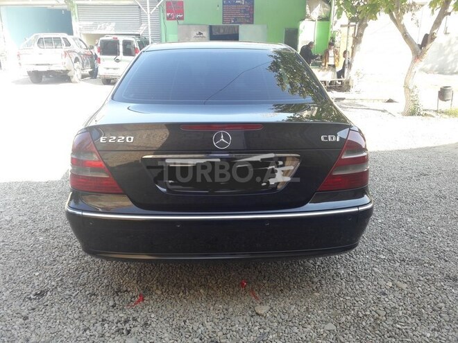 Mercedes E 220 2002, 218,000 km - 2.2 l - Gəncə