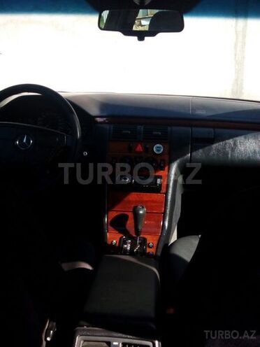 Mercedes E 200 1996, 350,000 km - 2.0 l - Masallı