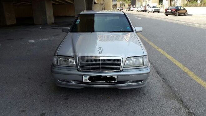 Mercedes C 200 1999, 290,000 km - 2.0 l - Bakı