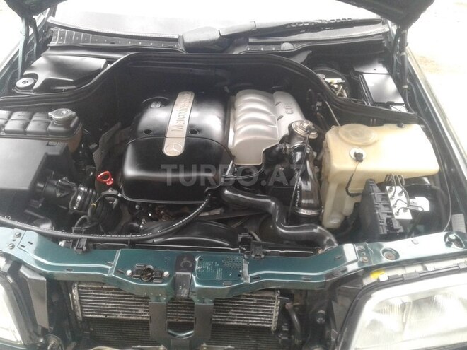 Mercedes C 220 2000, 328,000 km - 2.2 l - Bakı