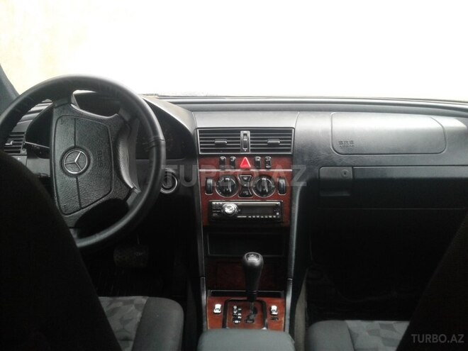 Mercedes C 220 2000, 328,000 km - 2.2 l - Bakı