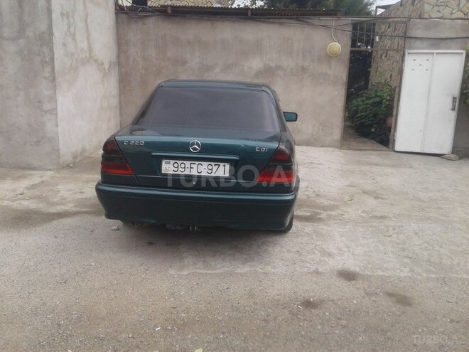 Mercedes C 220 2000, 328,000 km - 2.2 l - Bakı