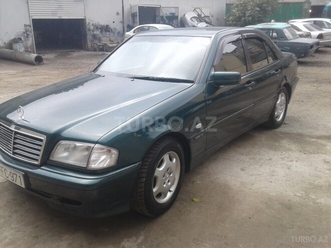 Mercedes C 220 2000, 328,000 km - 2.2 l - Bakı