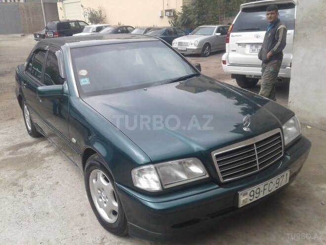 Mercedes C 220 2000, 328,000 km - 2.2 l - Bakı