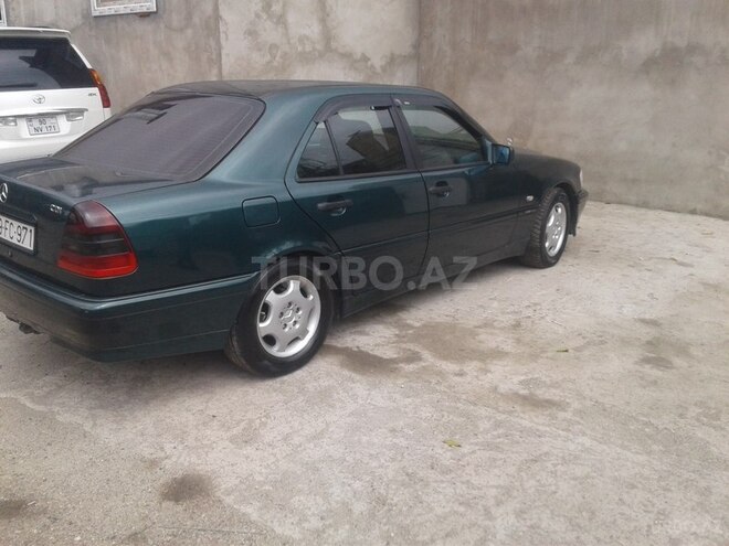Mercedes C 220 2000, 328,000 km - 2.2 l - Bakı