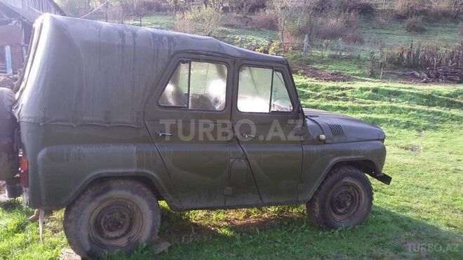 UAZ 469 1983, 140,000 km - 2.4 l - Lerik