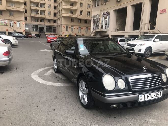 Mercedes E 240 1999, 250,000 km - 2.4 l - Bakı