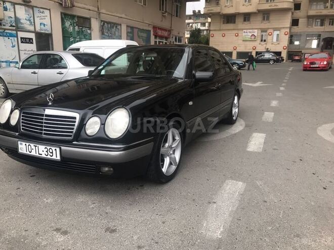 Mercedes E 240 1999, 250,000 km - 2.4 l - Bakı