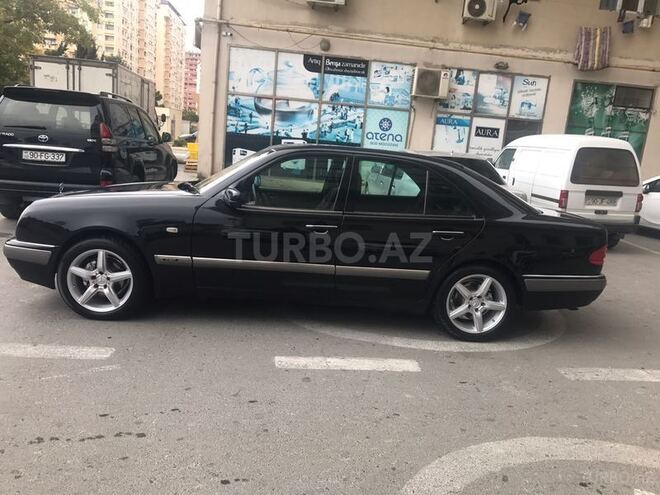 Mercedes E 240 1999, 250,000 km - 2.4 l - Bakı