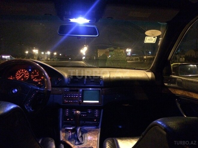 BMW 528 1999, 255,000 km - 2.8 l - Bakı