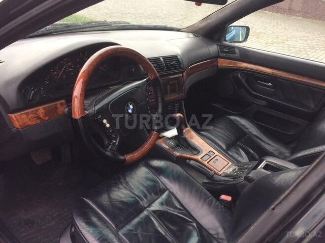 BMW 528 1999, 255,000 km - 2.8 l - Bakı