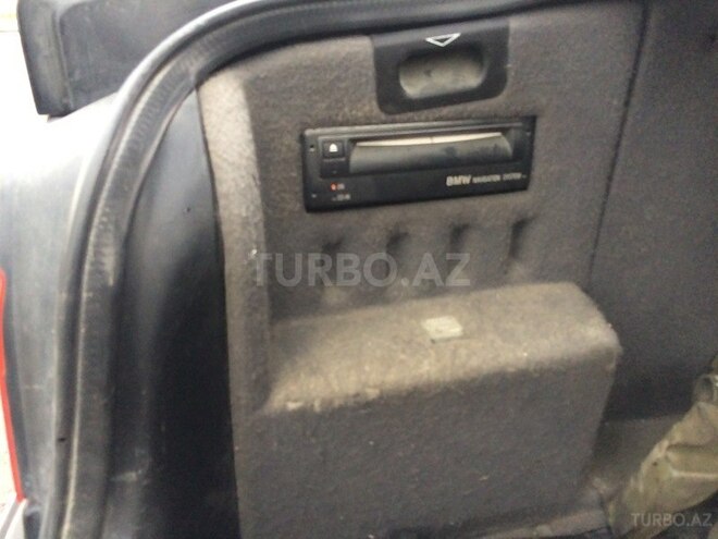 BMW 528 1999, 255,000 km - 2.8 l - Bakı